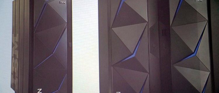 IBM z14 ZR1 (links) vs. IBM z14 (rechts)